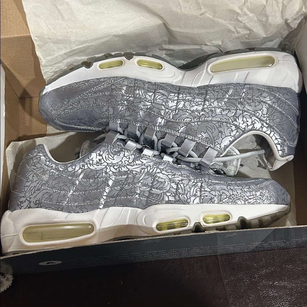 AIR MAX 95 ANNIVERSARY Qs( 2015).Silver Low-Top Sneakers